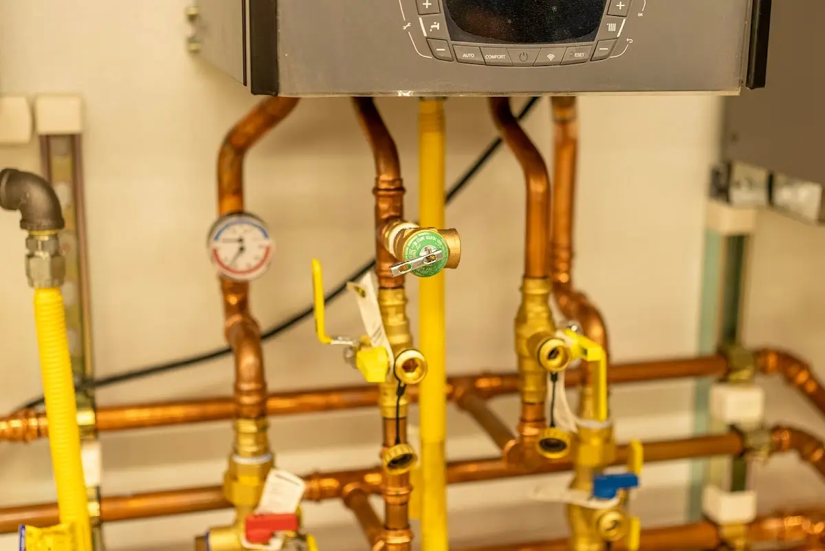 Licensed technician providing Sewer Cleanout for a homeowner in Fairwood